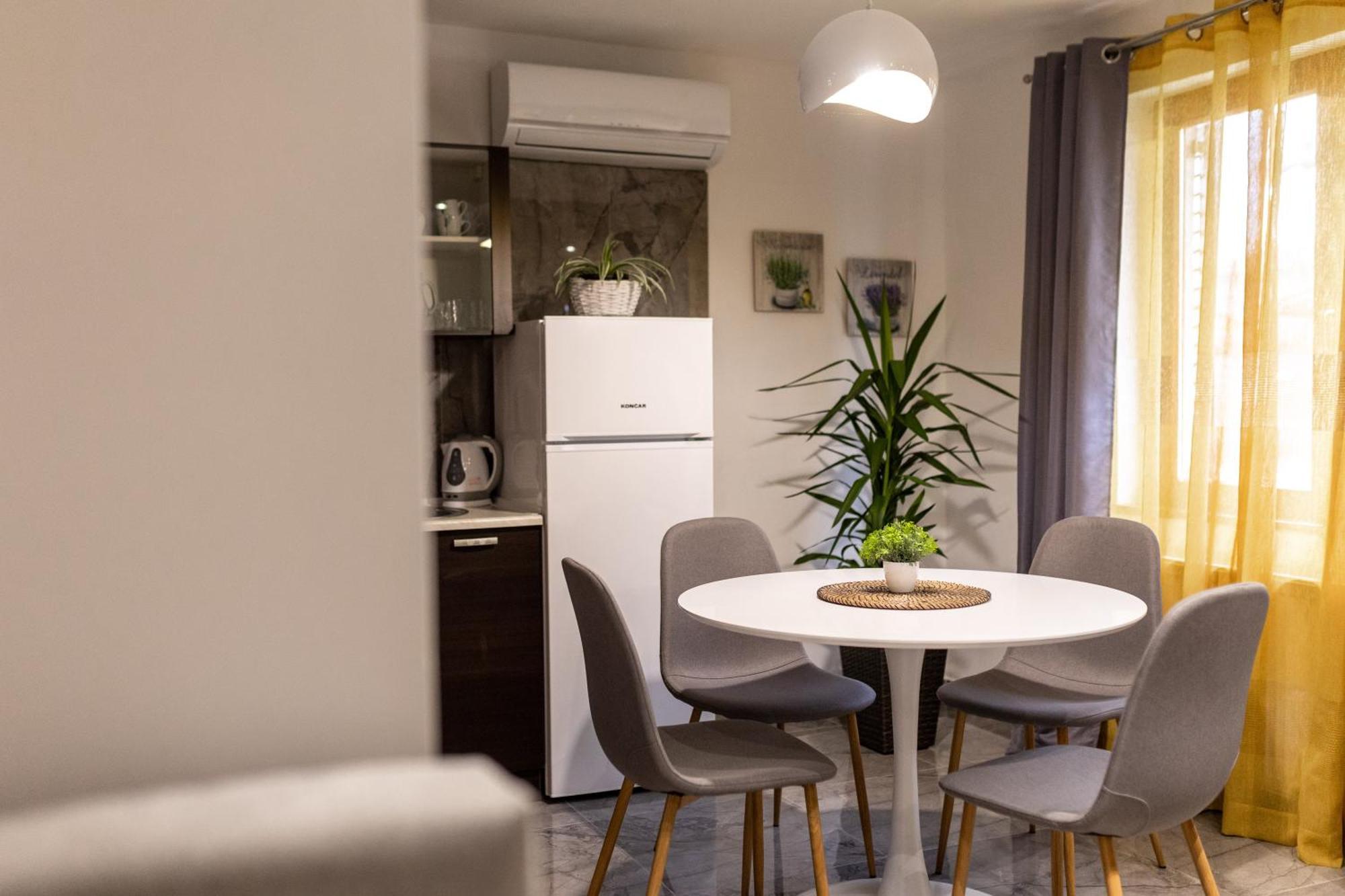 Studio Apartman Planb, Self Check In Osijek Bagian luar foto